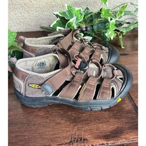 Keen boys waterproof brown water sandals size 2